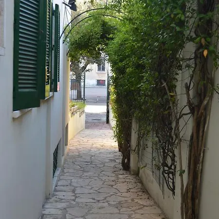 Leccelite Apartment