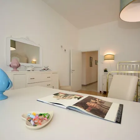 Apartment Leccelite *
