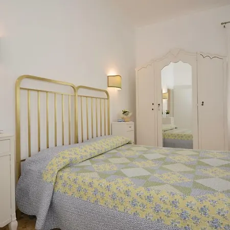 Leccelite Apartment